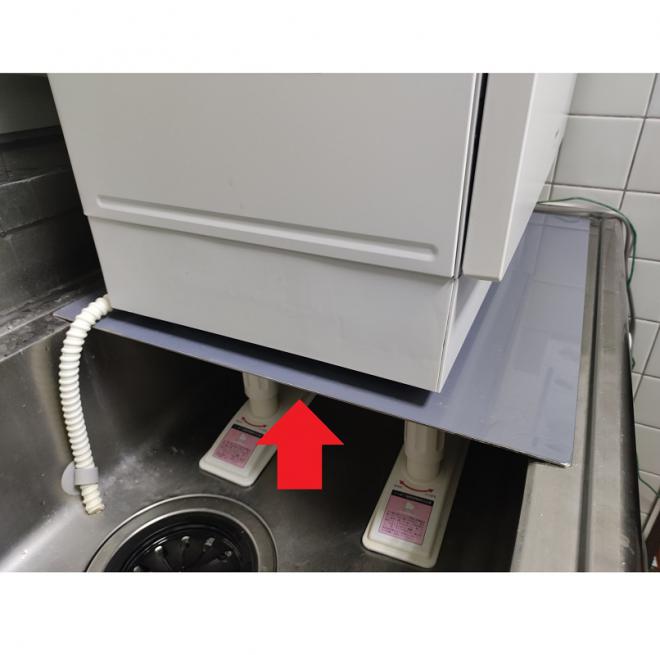 食洗機を置くためのシンクをまたぐ台
